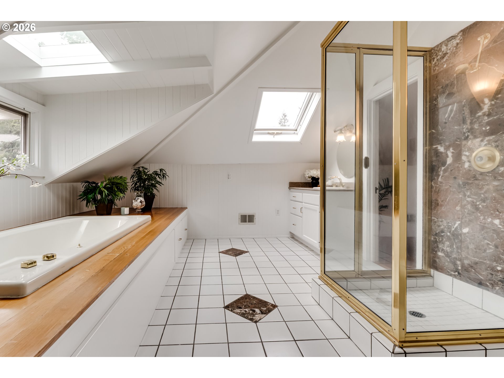 96 W 20TH AVE, Eugene, OR, 97405