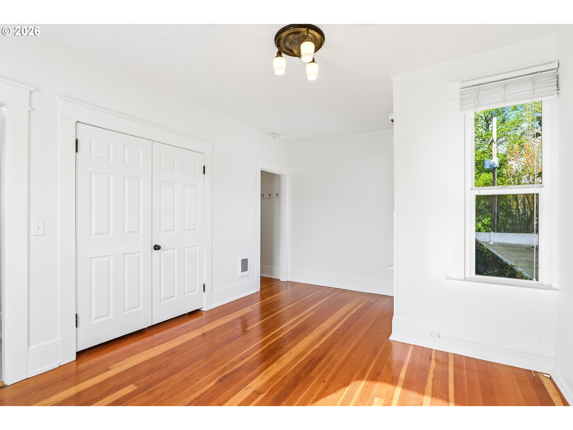 Photo #9: 140690975 Listing: Photo #9