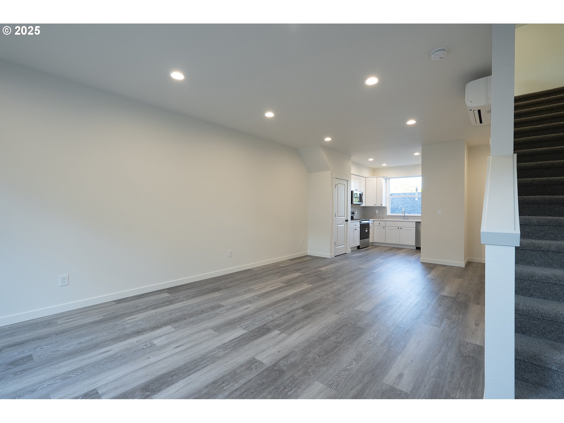 Photo #7: 140886336 Listing: Photo #7