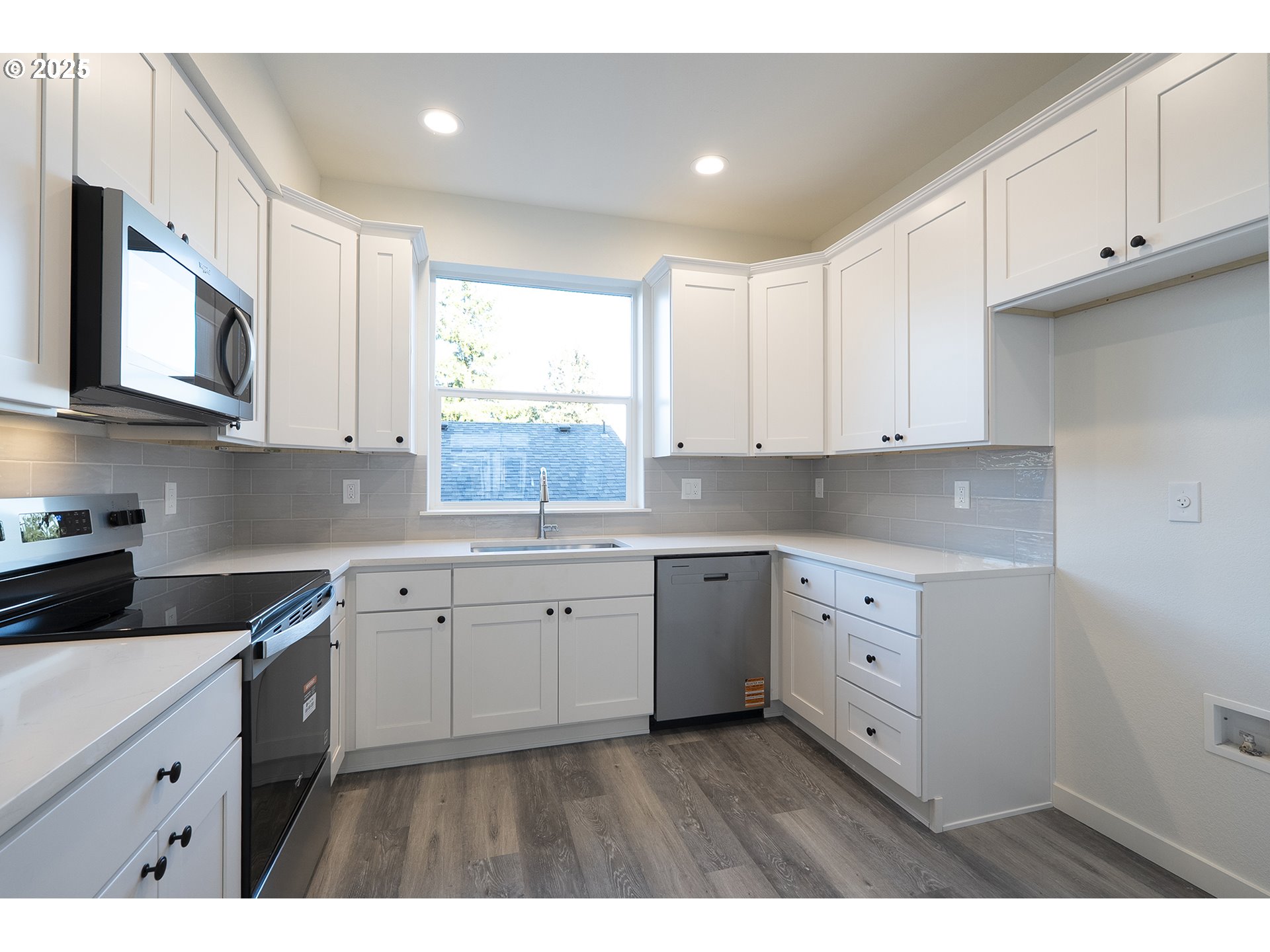 Photo #9: 140886336 Listing: Photo #9