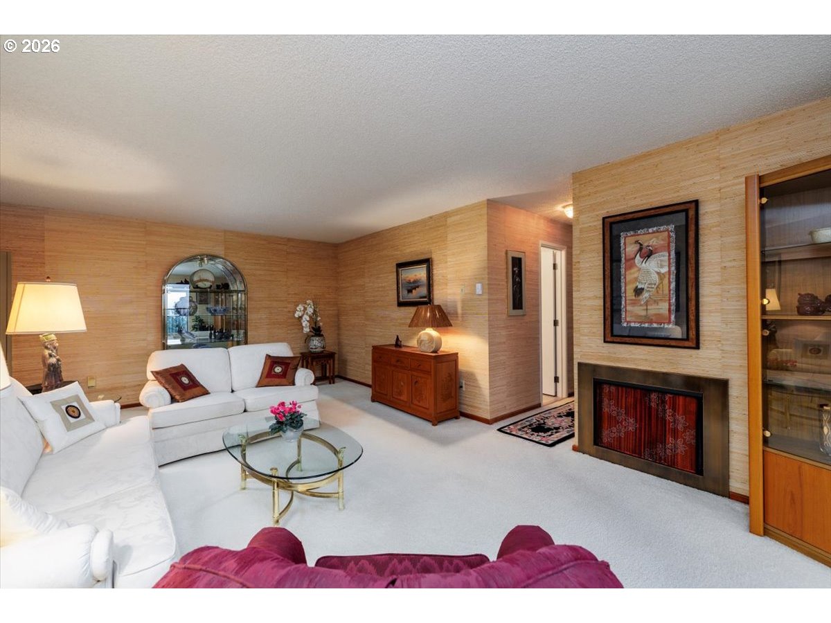 Photo #12: 141321810 Listing: Photo #12