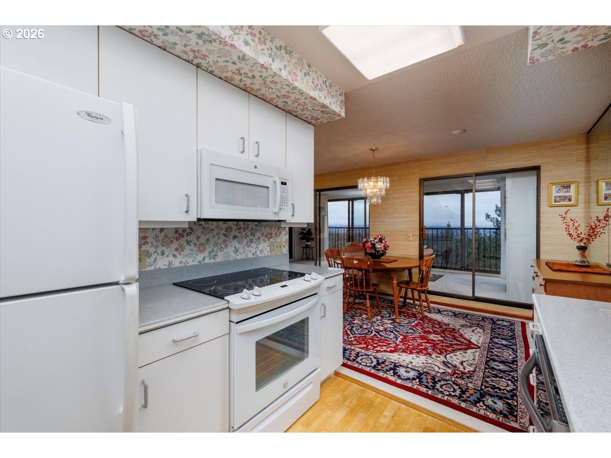 Photo #15: 141321810 Listing: Photo #15