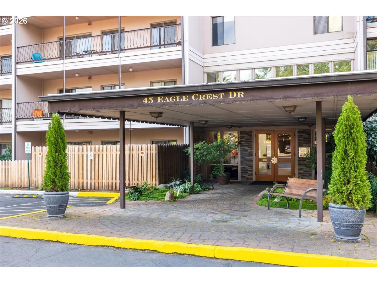 Photo #4: 141321810 Listing: Photo #4