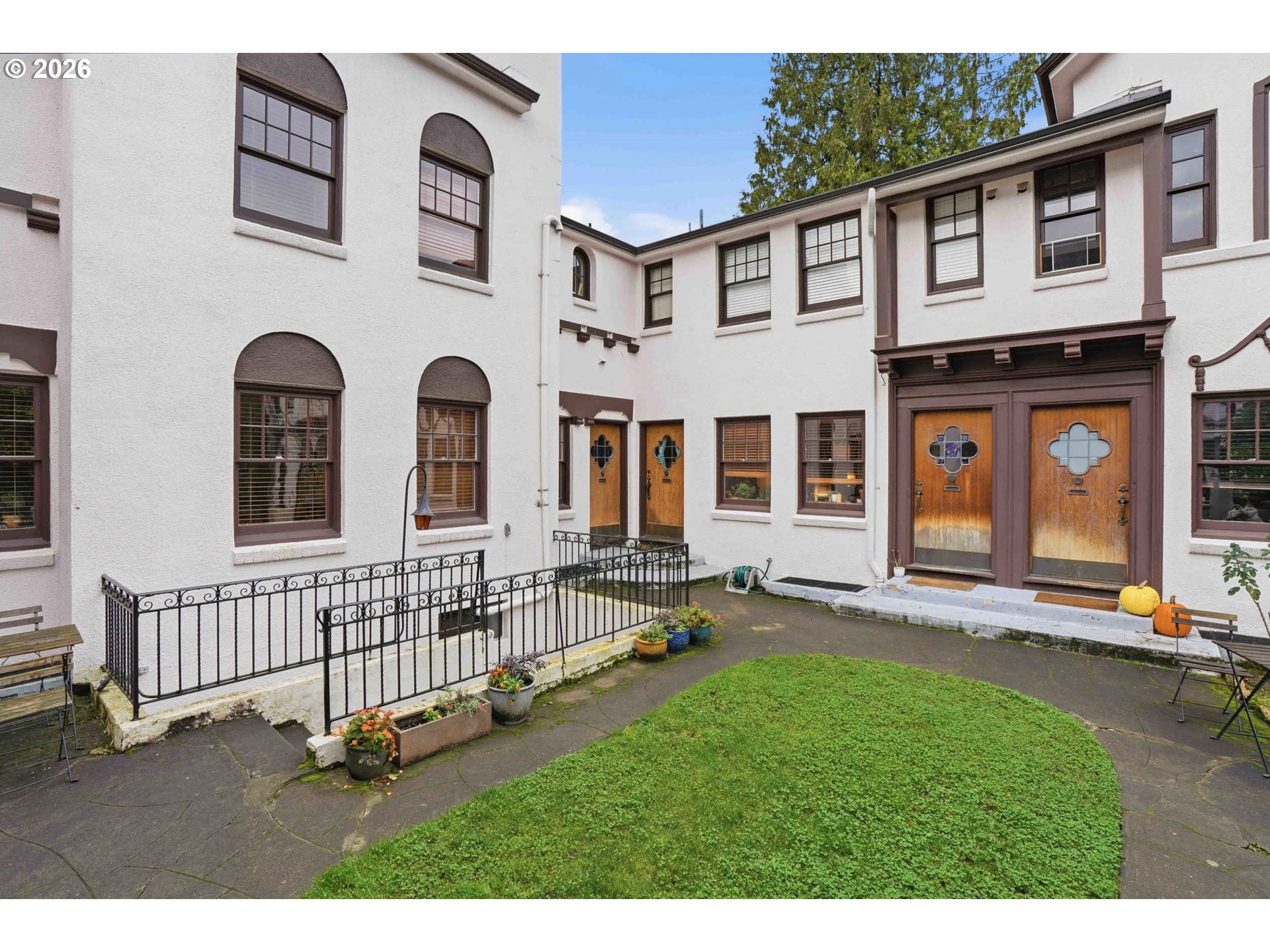 Photo #1: 141984963 Listing: Photo #1