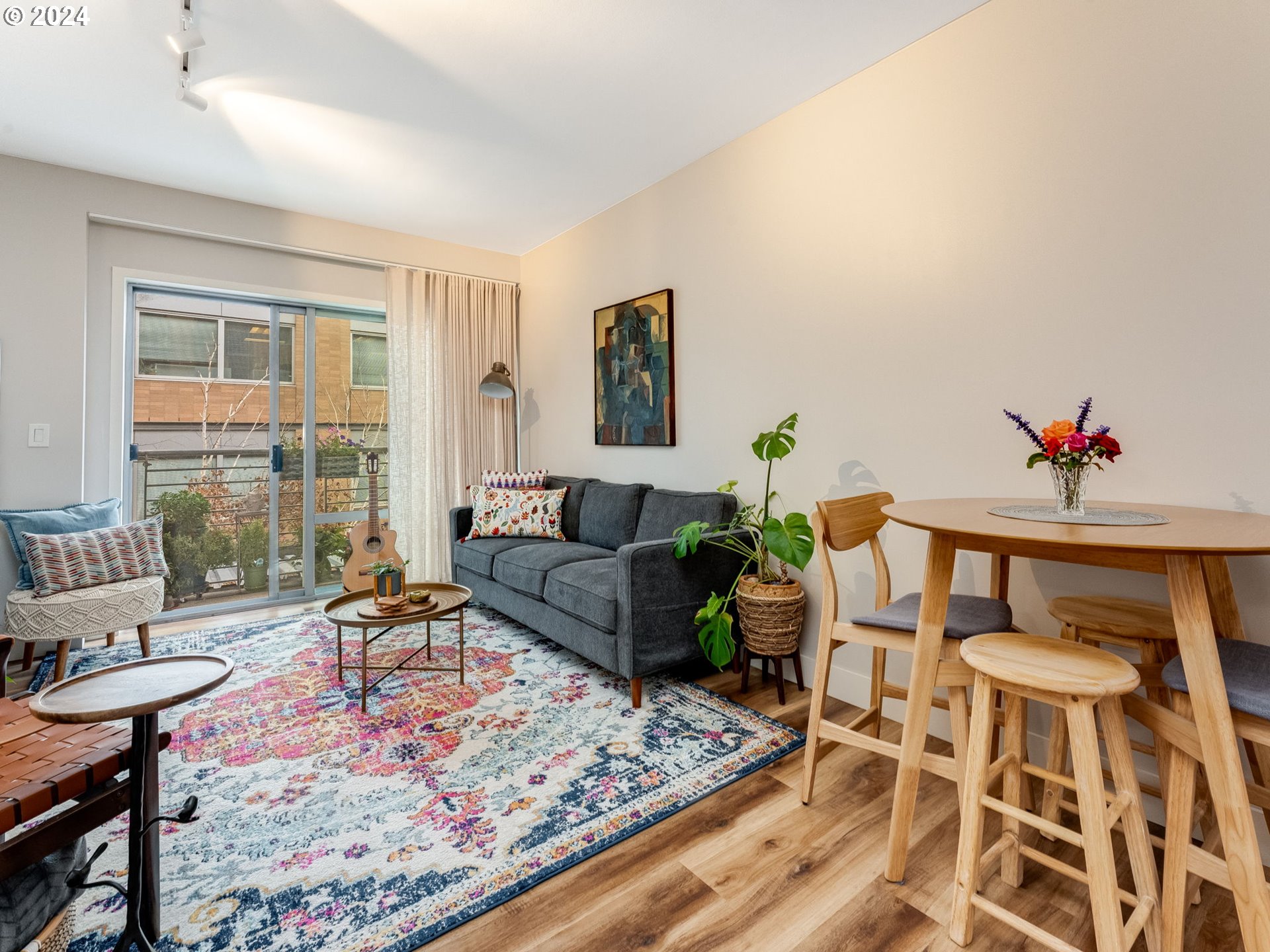 Photo #3: 142073076 Listing: Photo #3