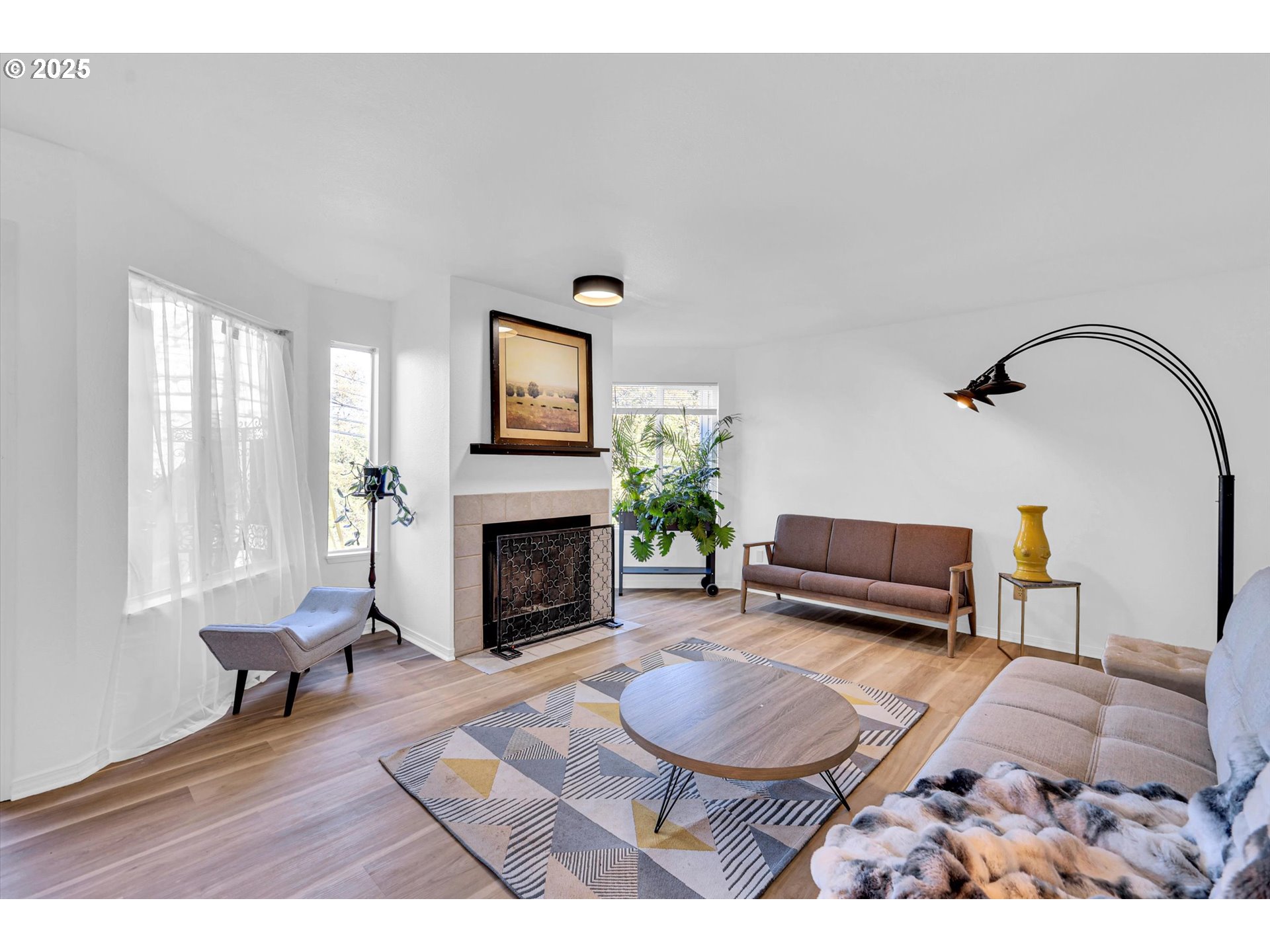 Photo #4: 142619194 Listing: Photo #4
