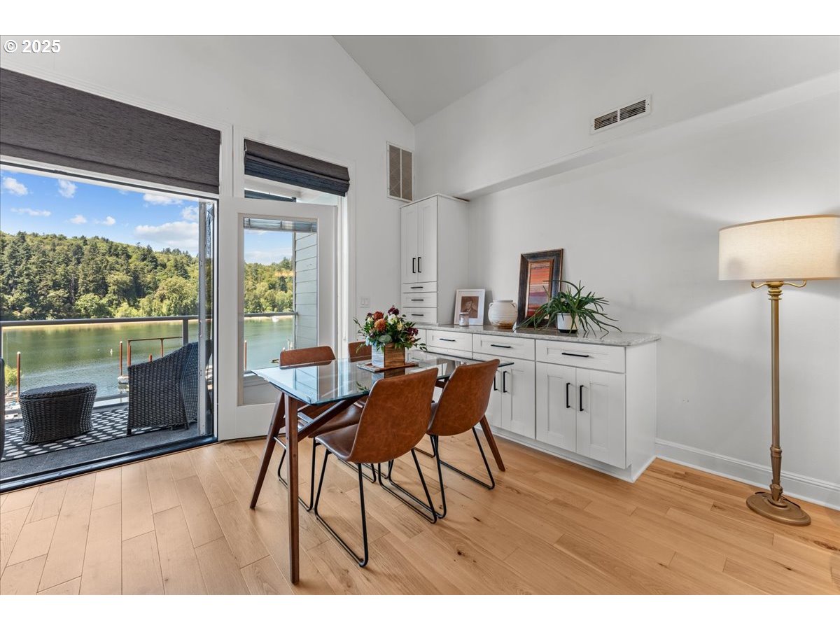 Photo #11: 142982210 Listing: Photo #11