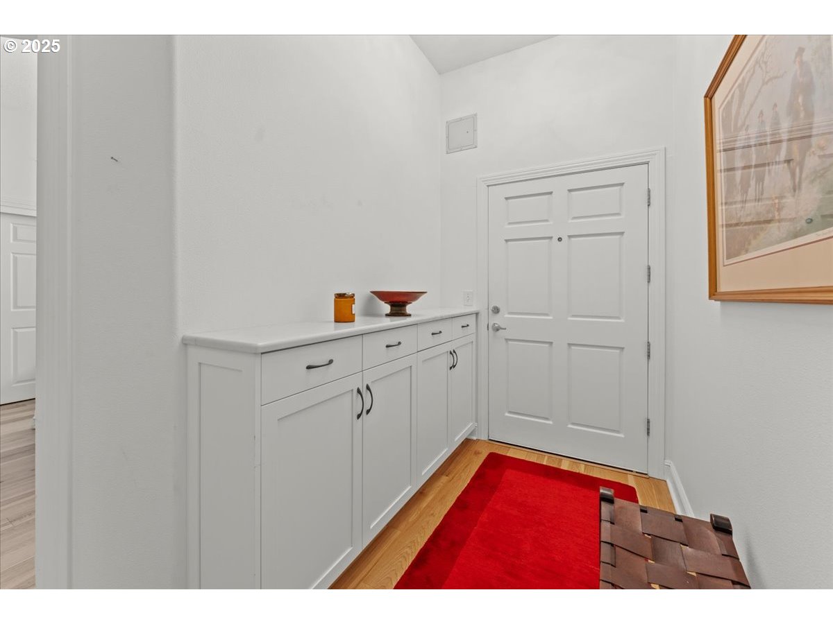 Photo #15: 142982210 Listing: Photo #15