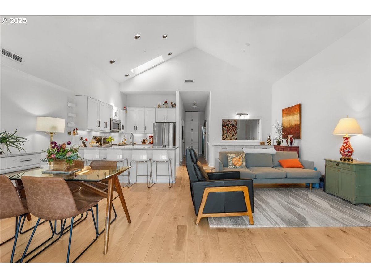 Photo #16: 142982210 Listing: Photo #16