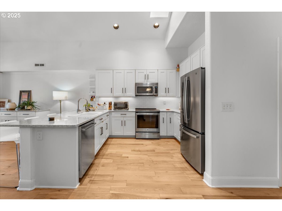 Photo #20: 142982210 Listing: Photo #20