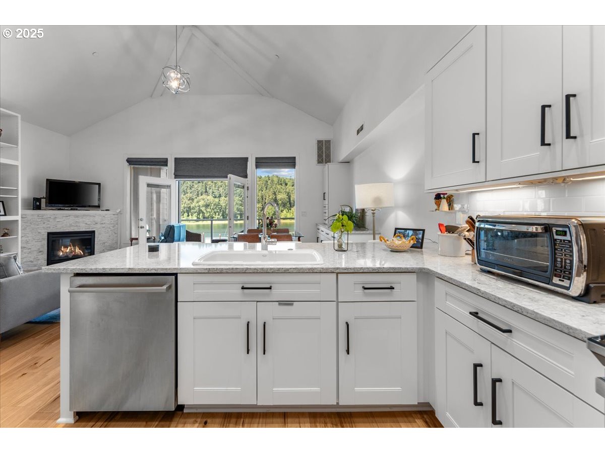 Photo #22: 142982210 Listing: Photo #22