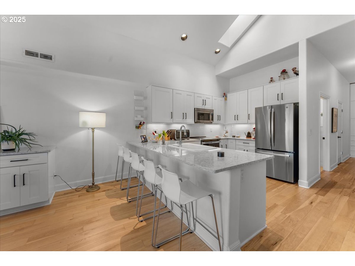 Photo #24: 142982210 Listing: Photo #24