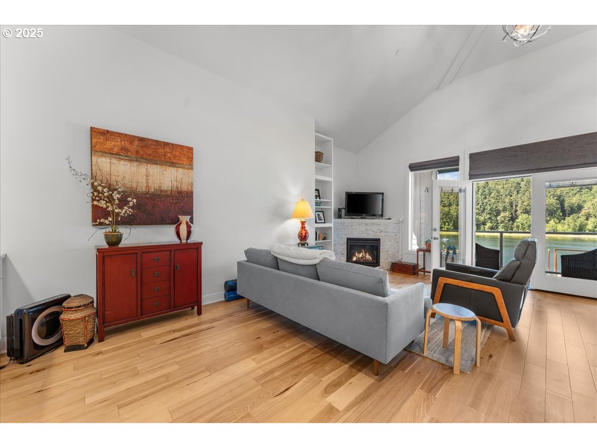 Photo #6: 142982210 Listing: Photo #6