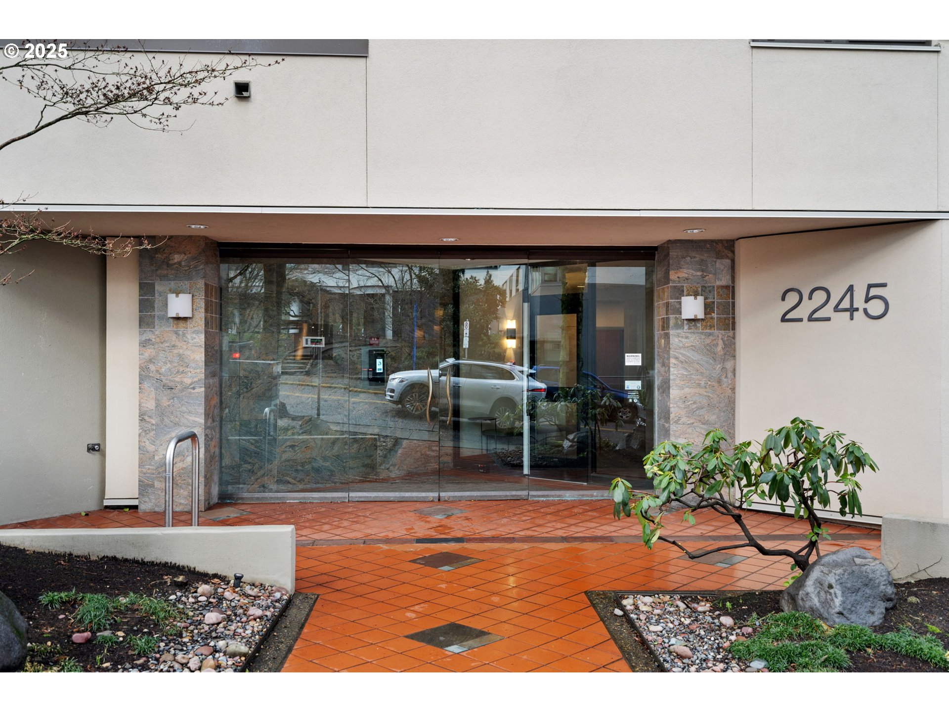 Photo #3: 143240379 Listing 