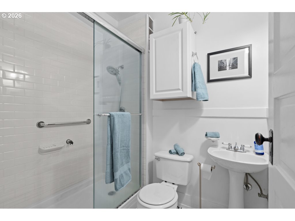 Photo #11: 144070701 Listing: Photo #11