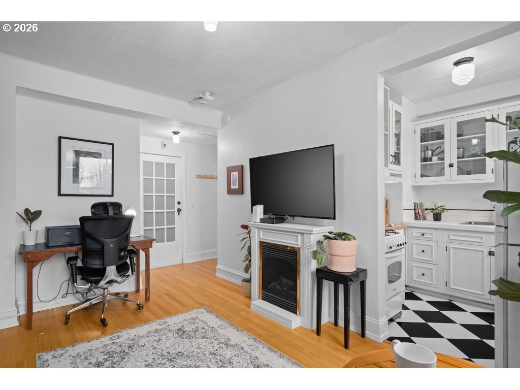 Photo #2: 144070701 Listing: Photo #2