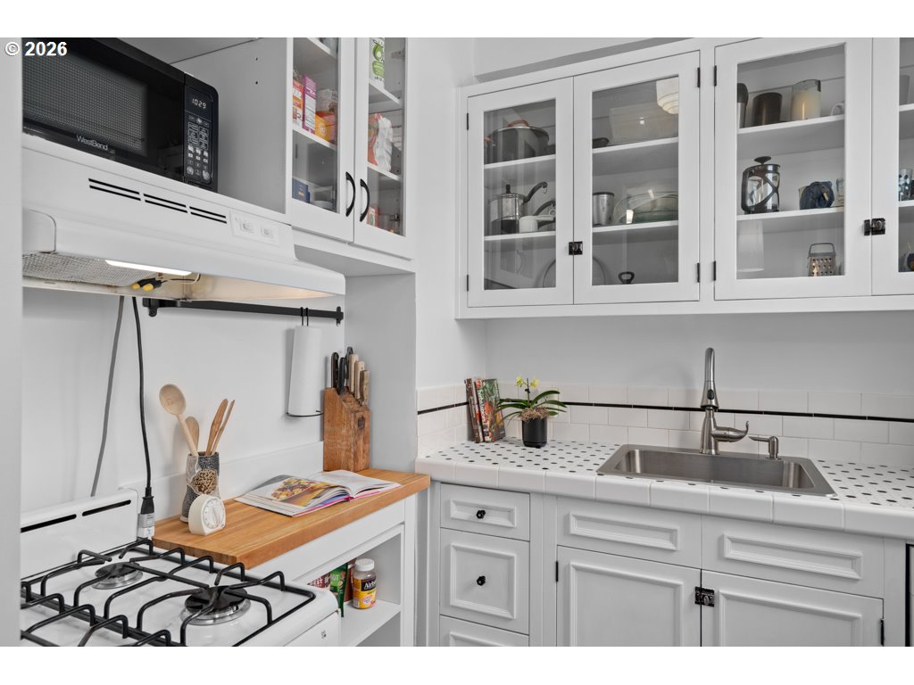 Photo #6: 144070701 Listing: Photo #6