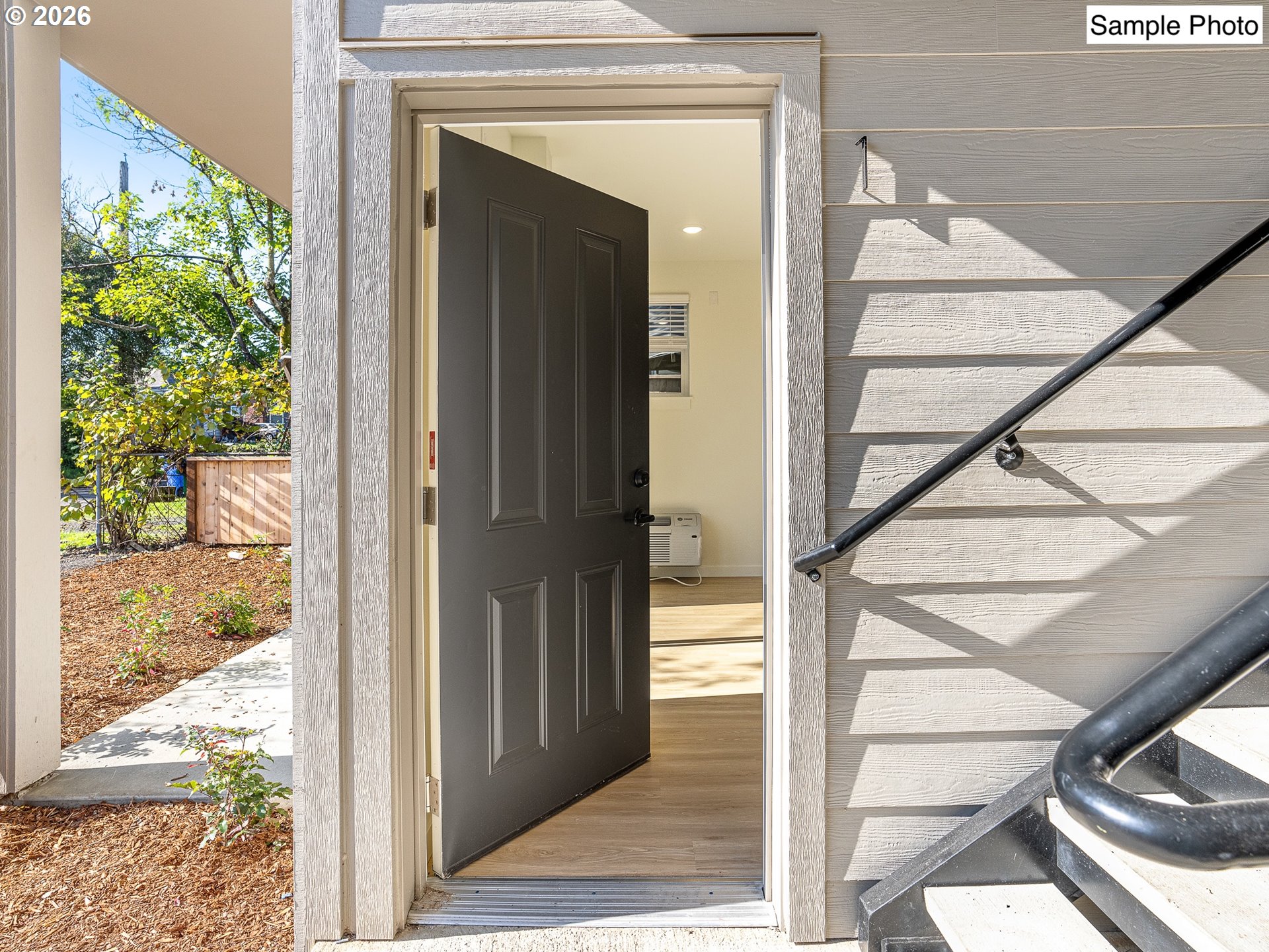 Photo #5: 144800249 Listing: Photo #5