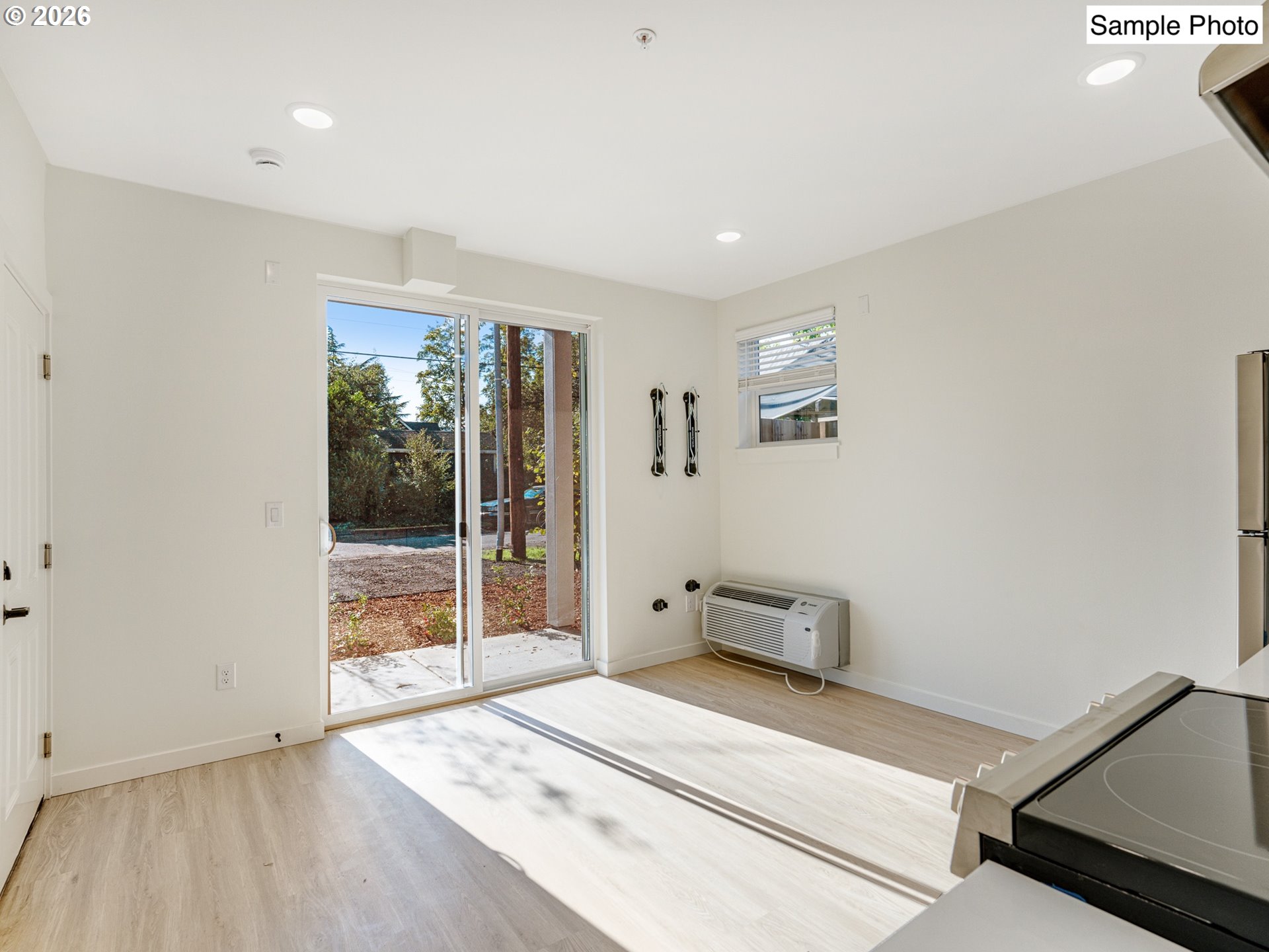 Photo #2: 144800249 Listing: Photo #2