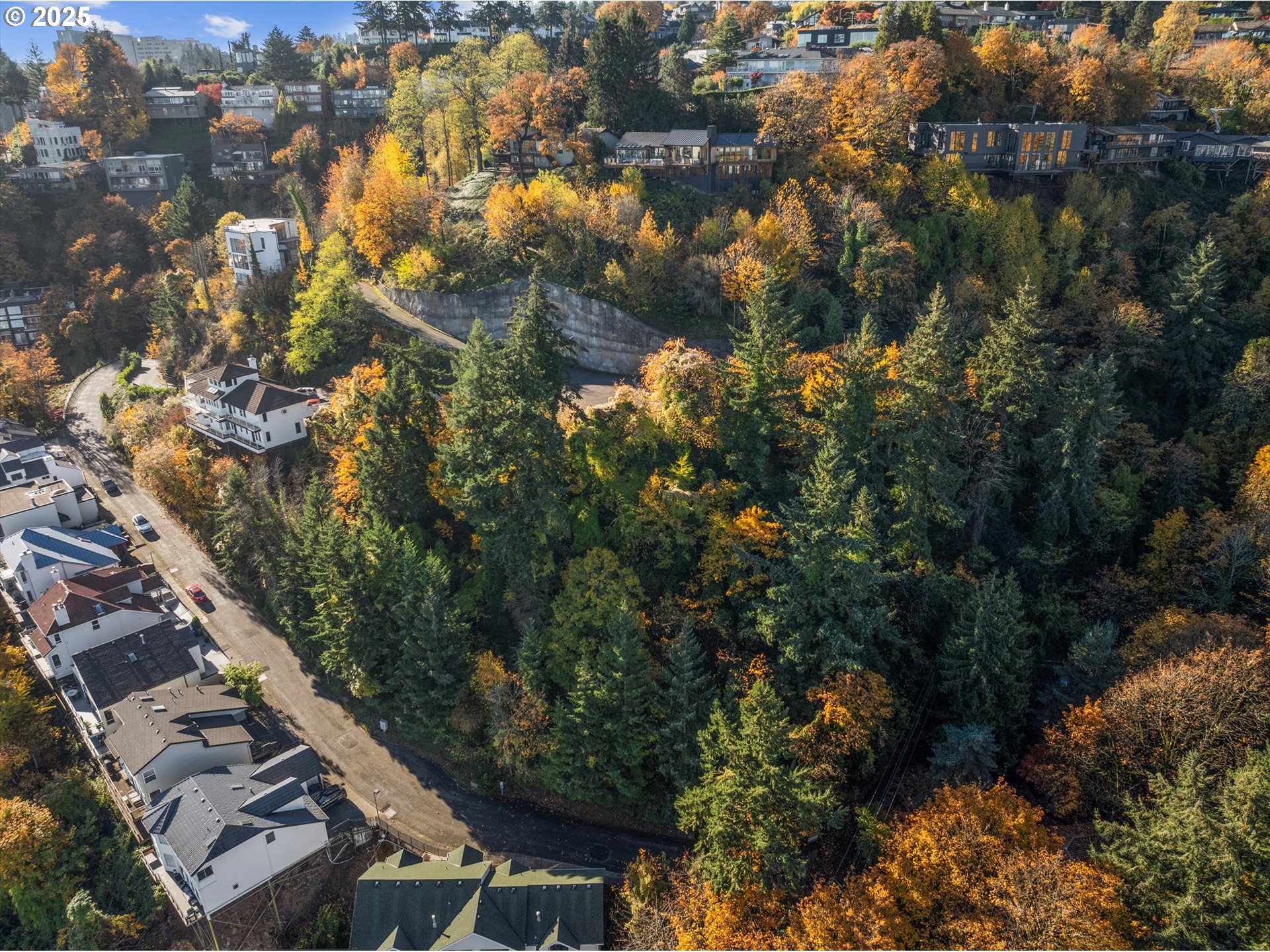 SW CARDINELL WAY, Portland, OR, 97201