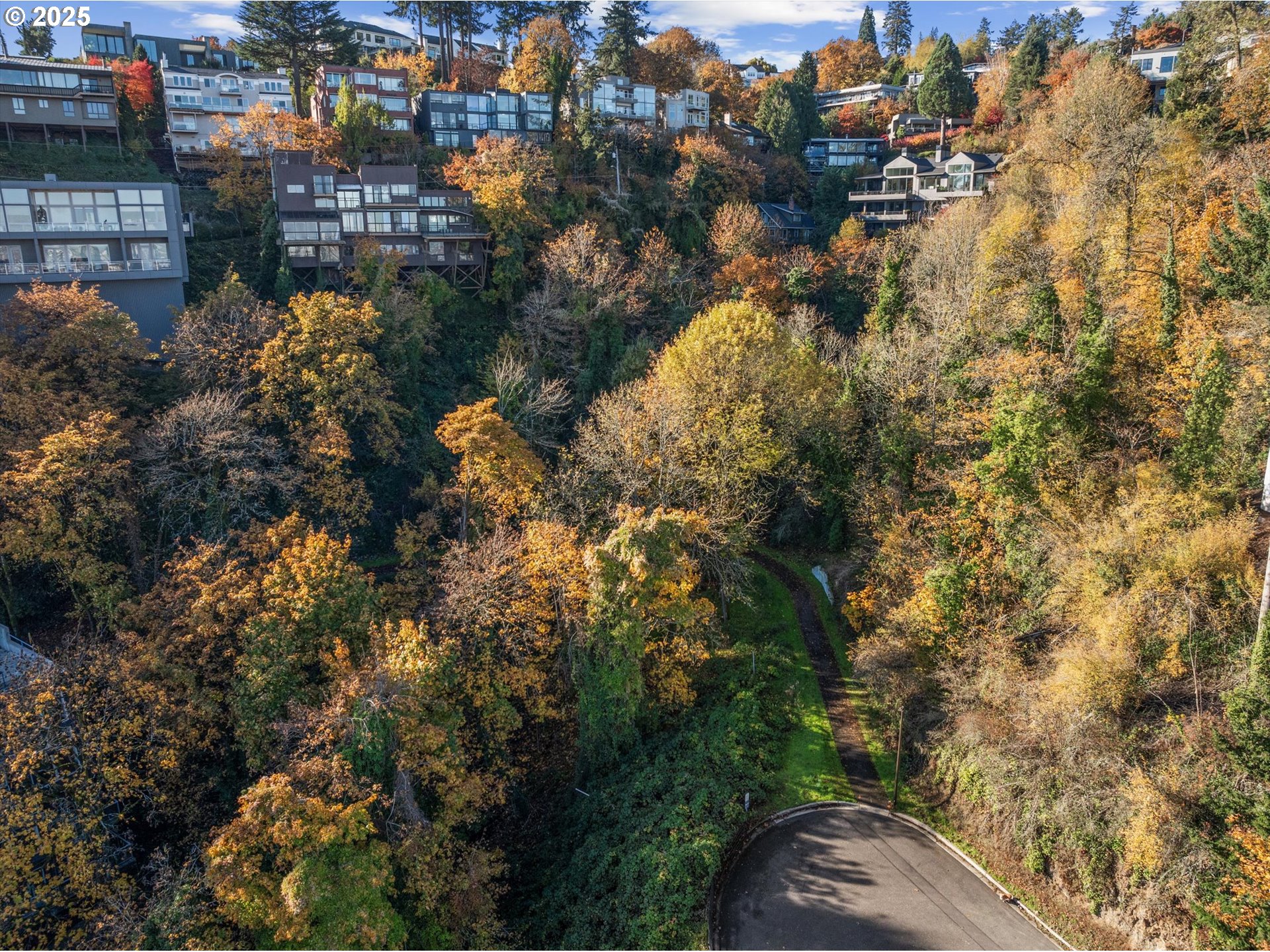 SW CARDINELL WAY, Portland, OR, 97201