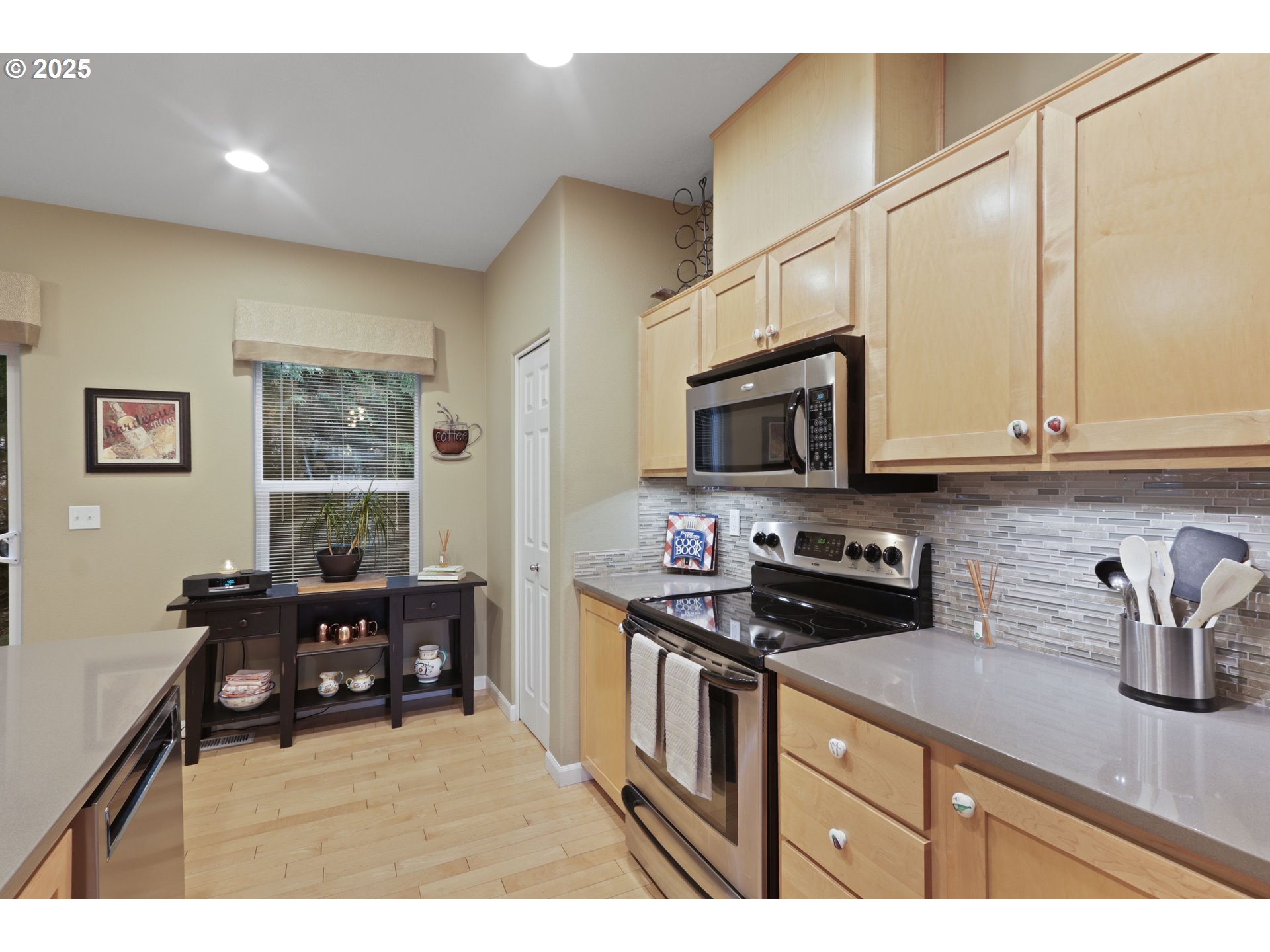 Photo #6: 145341619 Listing: Photo #6