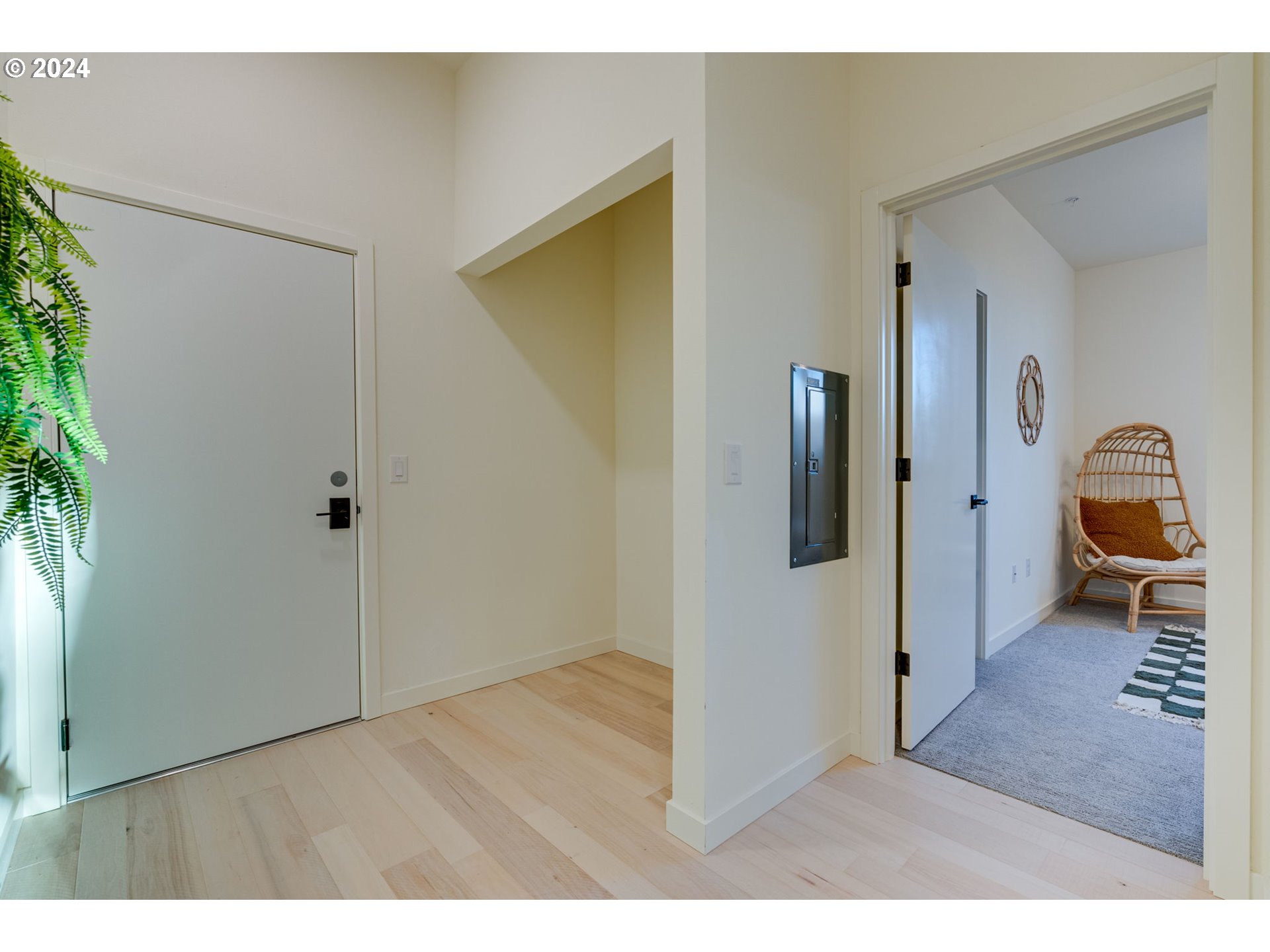 Photo #8: 145388243 Listing: Photo #8