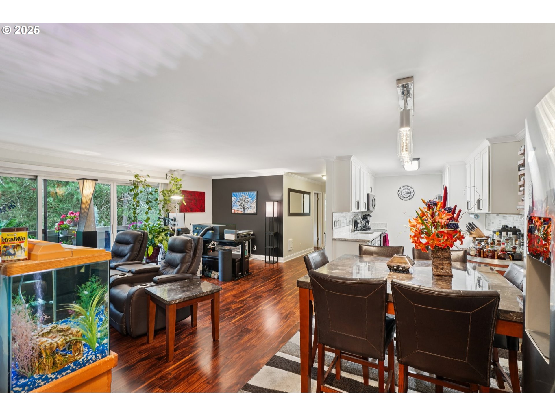 Photo #6: 145527313 Listing 