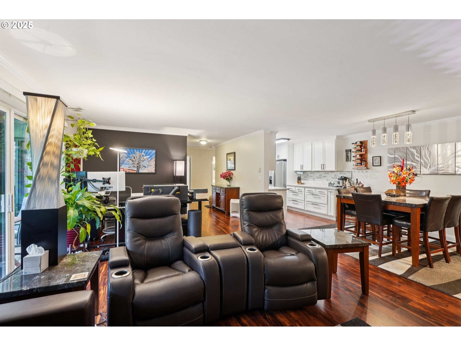 Photo #2: 145527313 Listing 