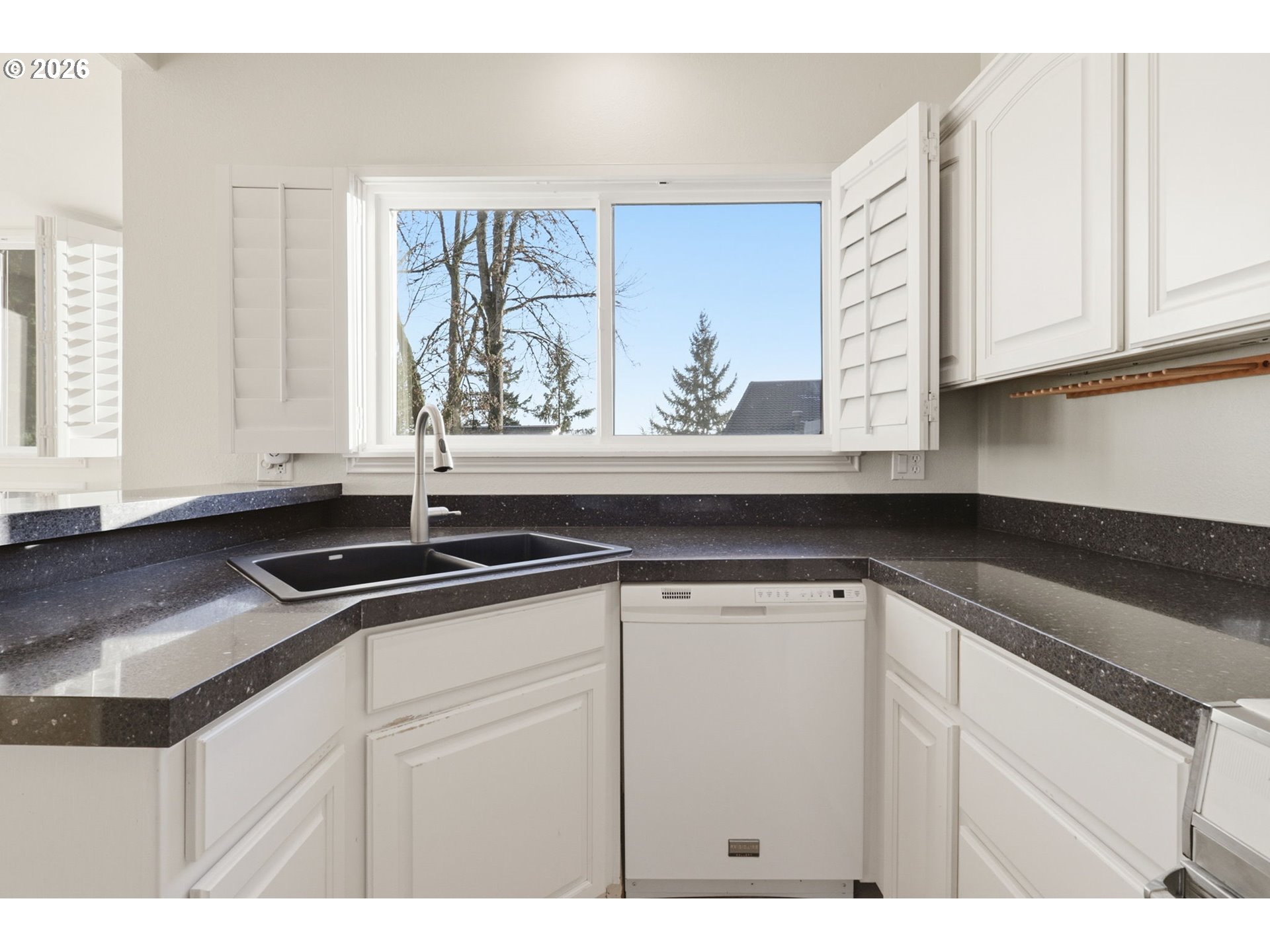 Photo #12: 146718341 Listing: Photo #12