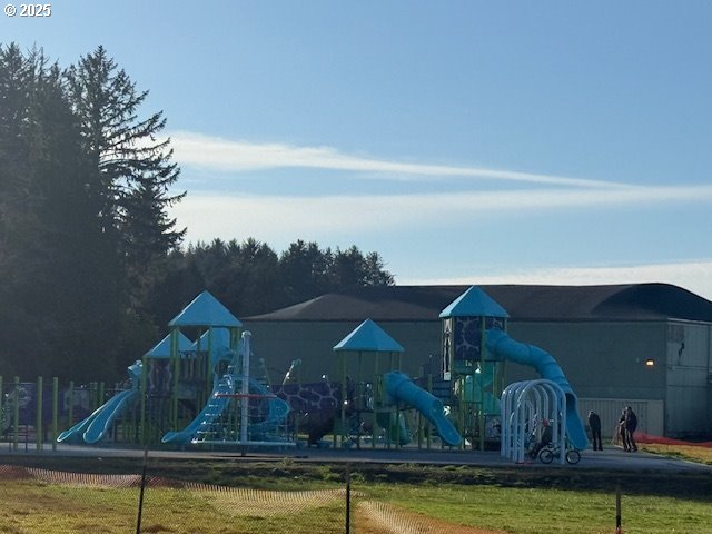 1120 S CRESTLINE DR, Waldport, OR, 97394