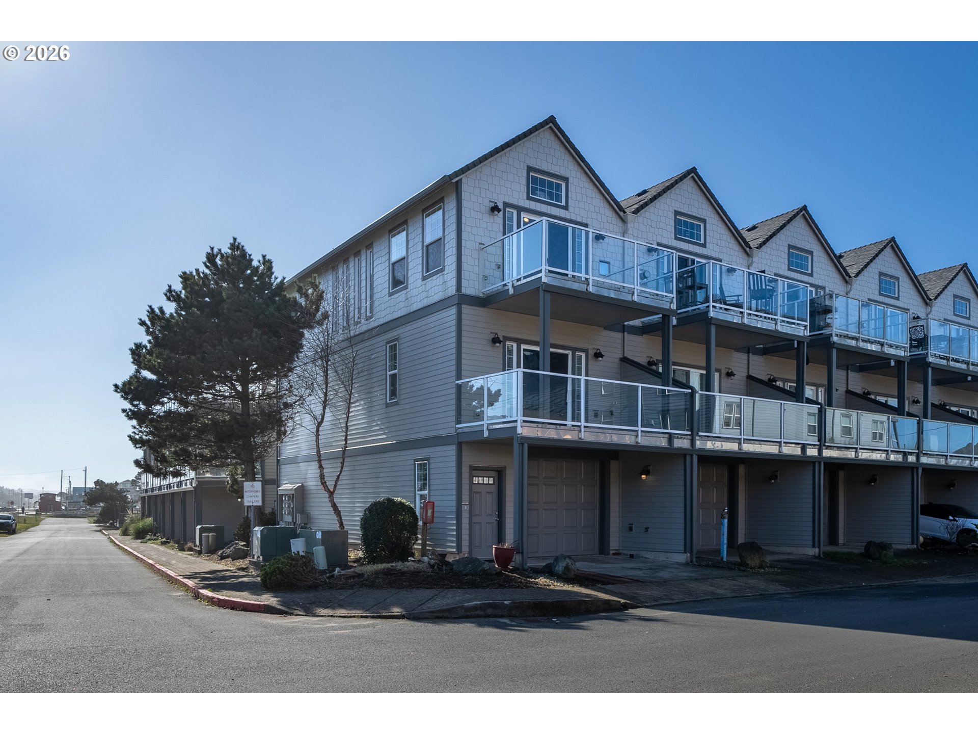 108 N 3RD AVE, Rockaway Beach, OR, 97136