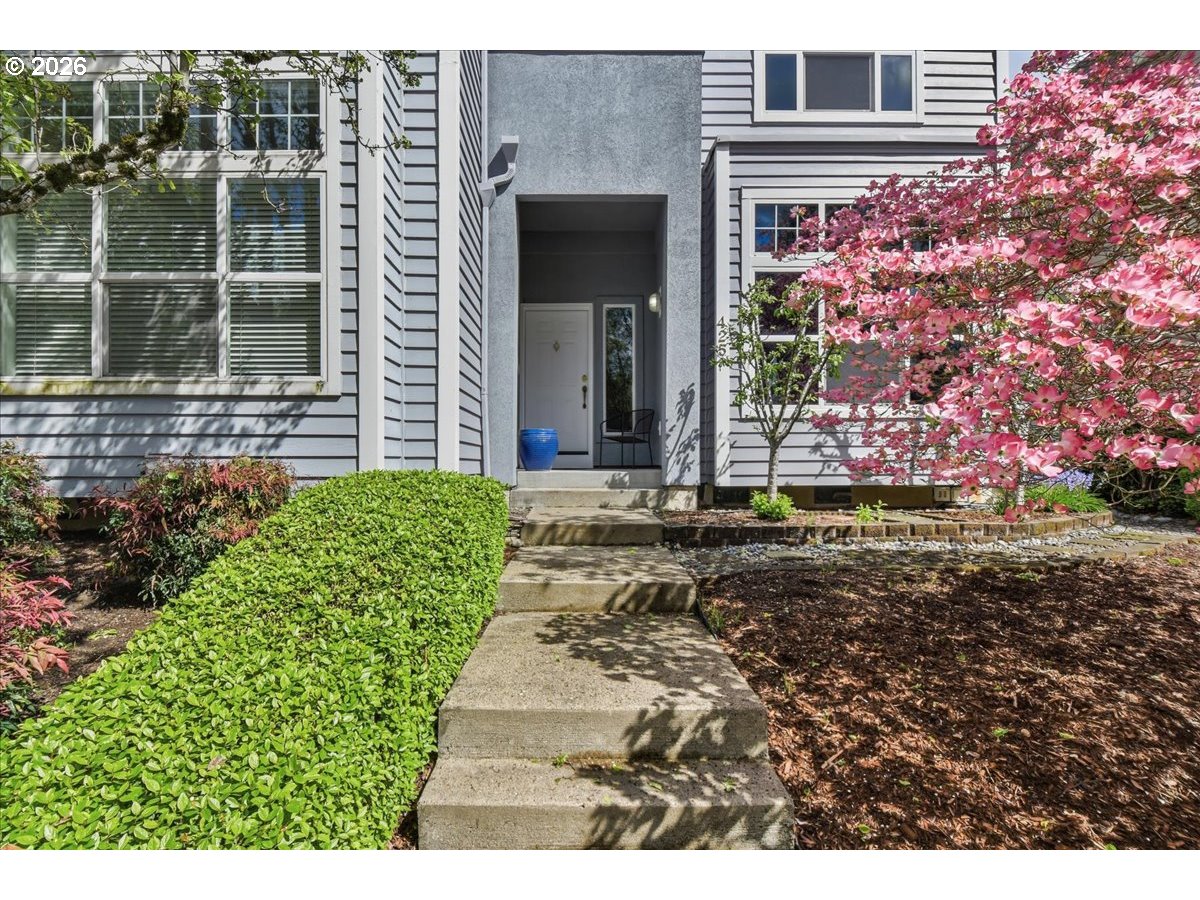 425 NE ROTH ST, Portland, OR, 97211