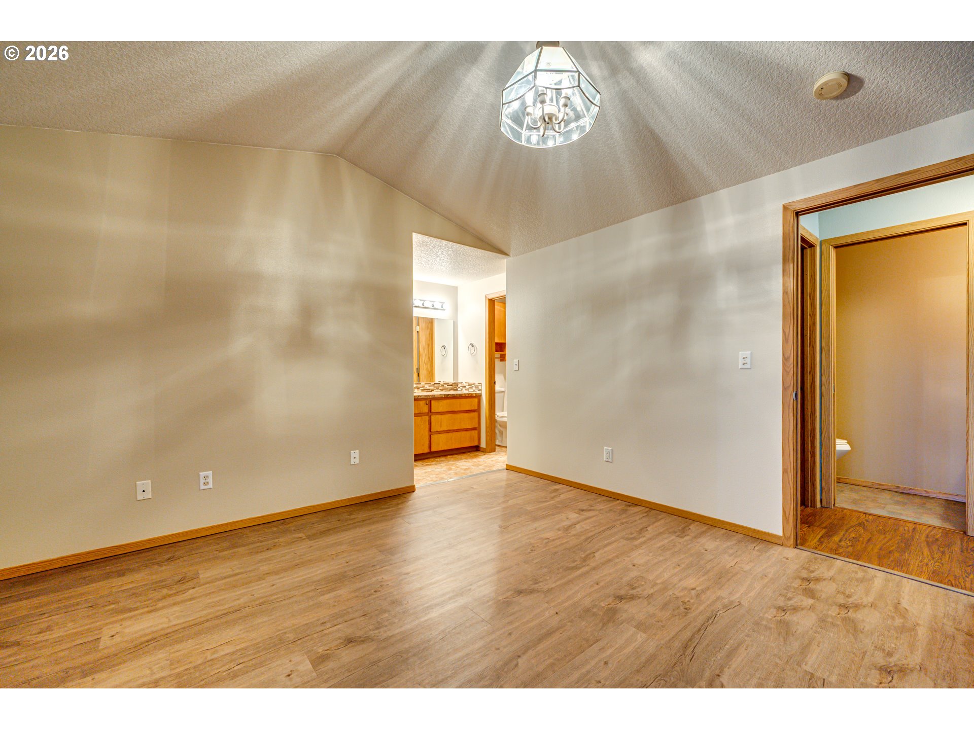 Photo #3: 148594486 Listing: Photo #3