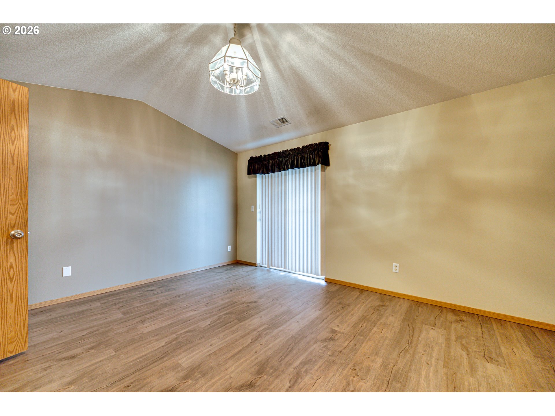 Photo #2: 148594486 Listing: Photo #2