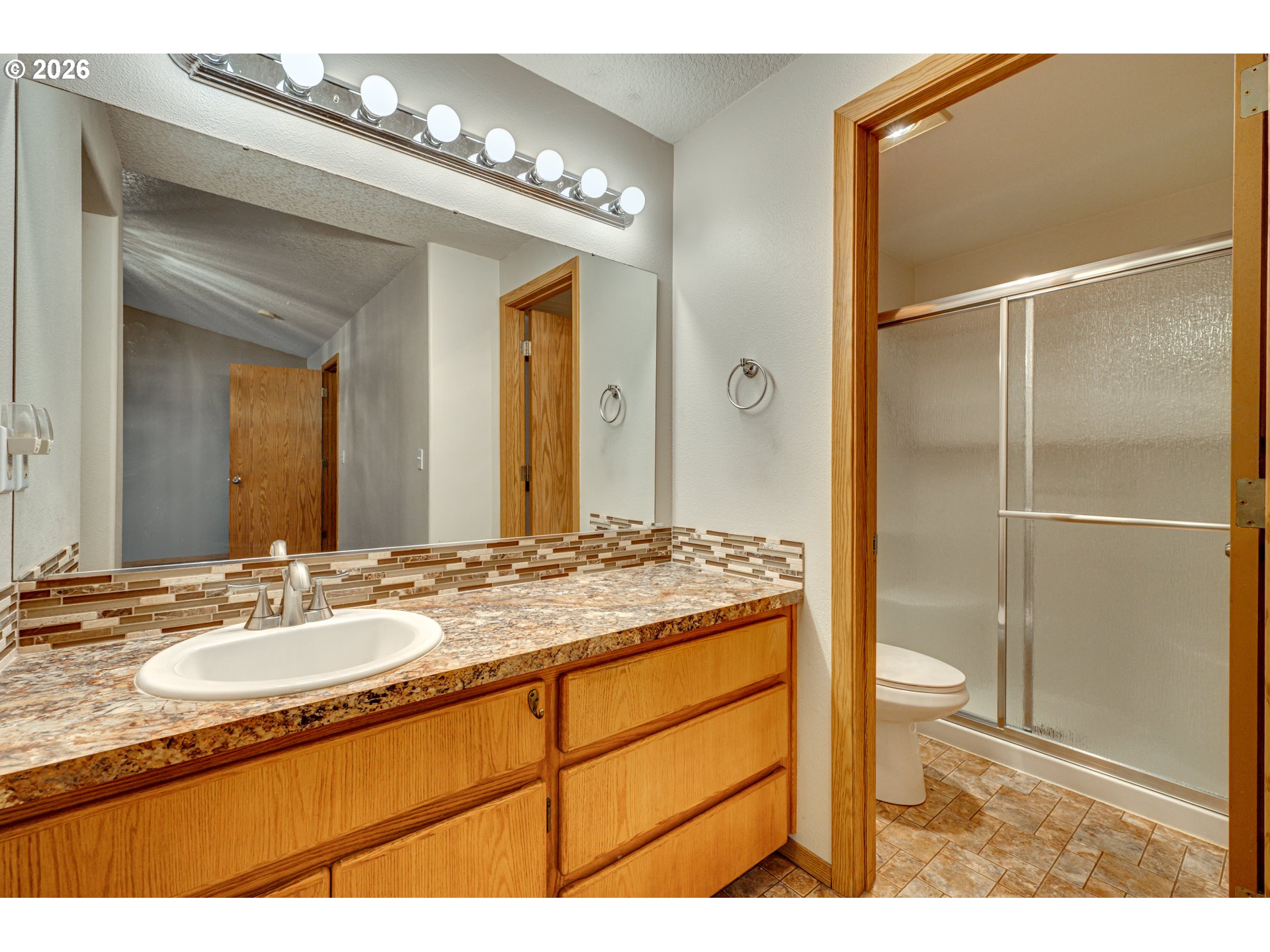 Photo #4: 148594486 Listing: Photo #4