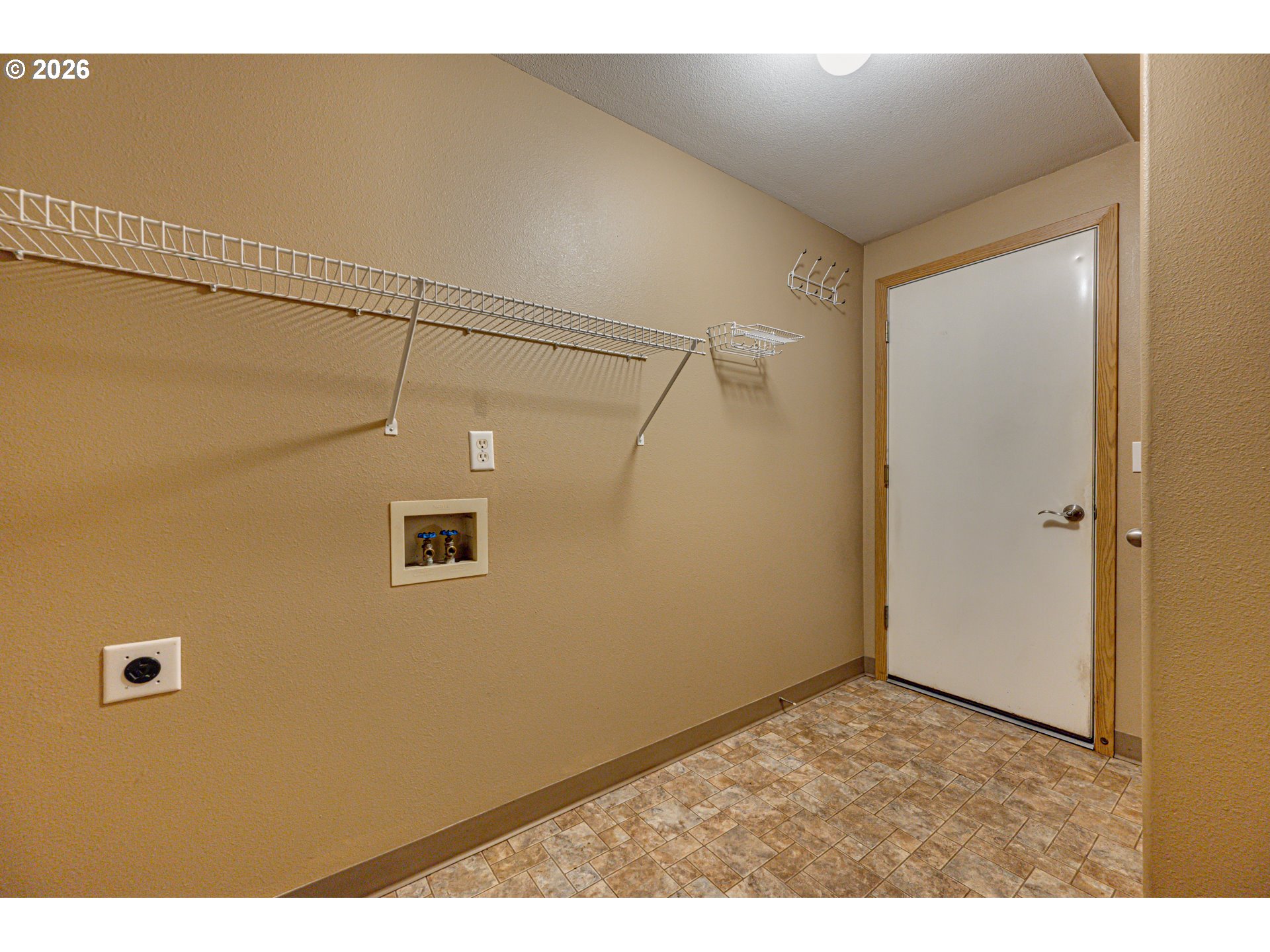 Photo #7: 148594486 Listing: Photo #7