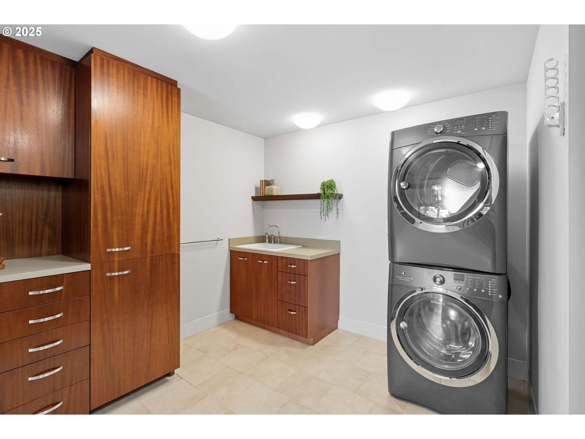 Photo #12: 148626958 Listing: Photo #12