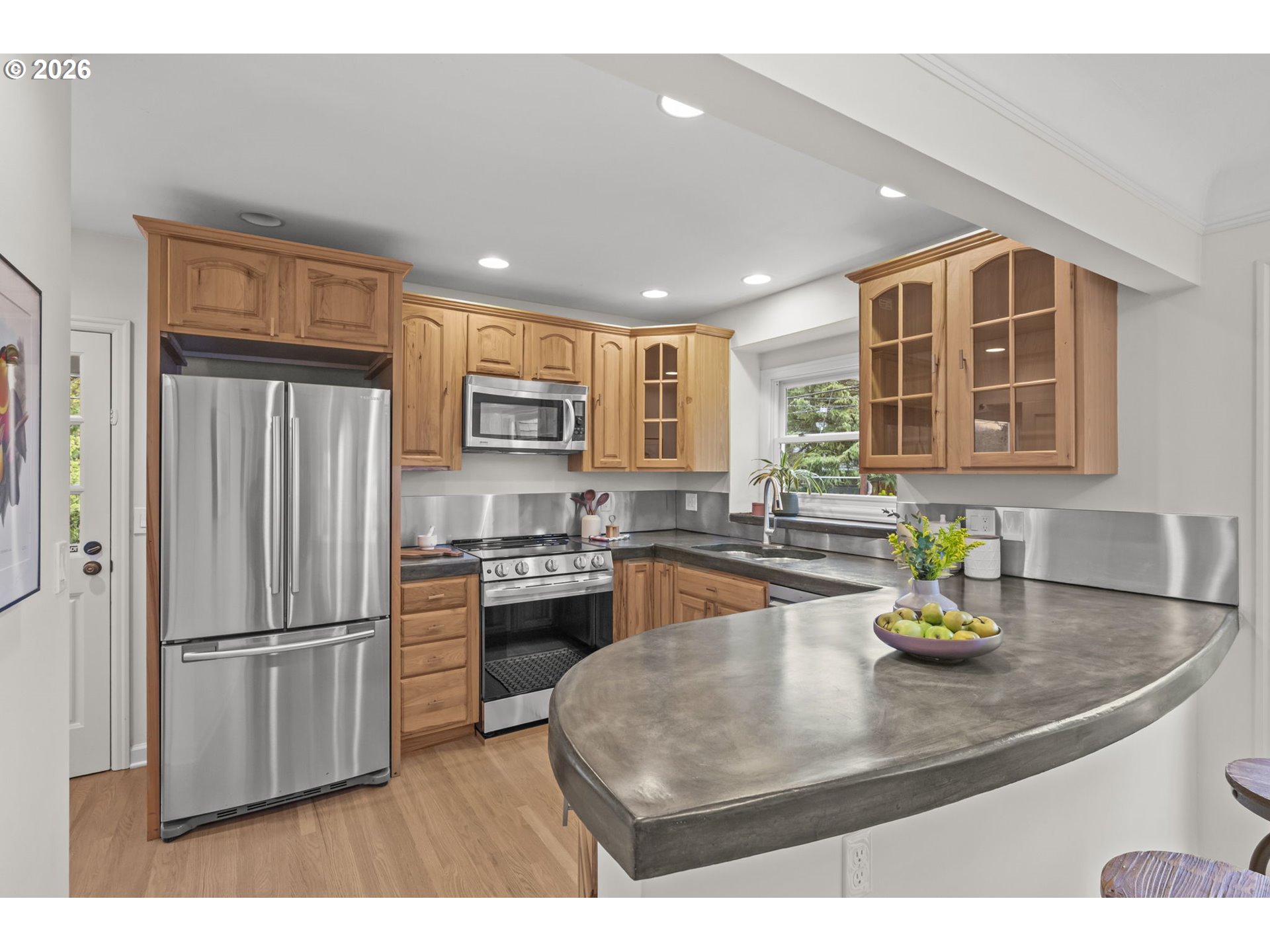 734 SE 69TH AVE, Portland, OR, 97215