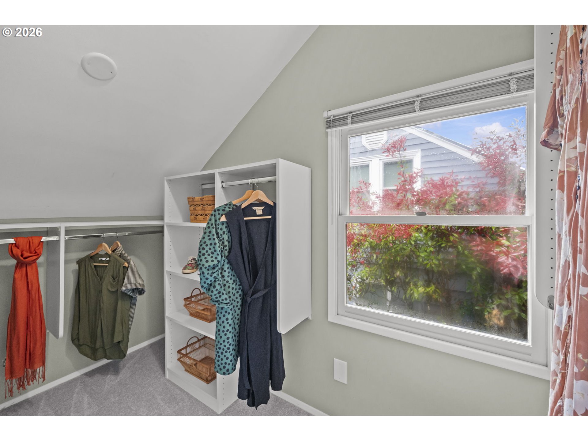 734 SE 69TH AVE, Portland, OR, 97215