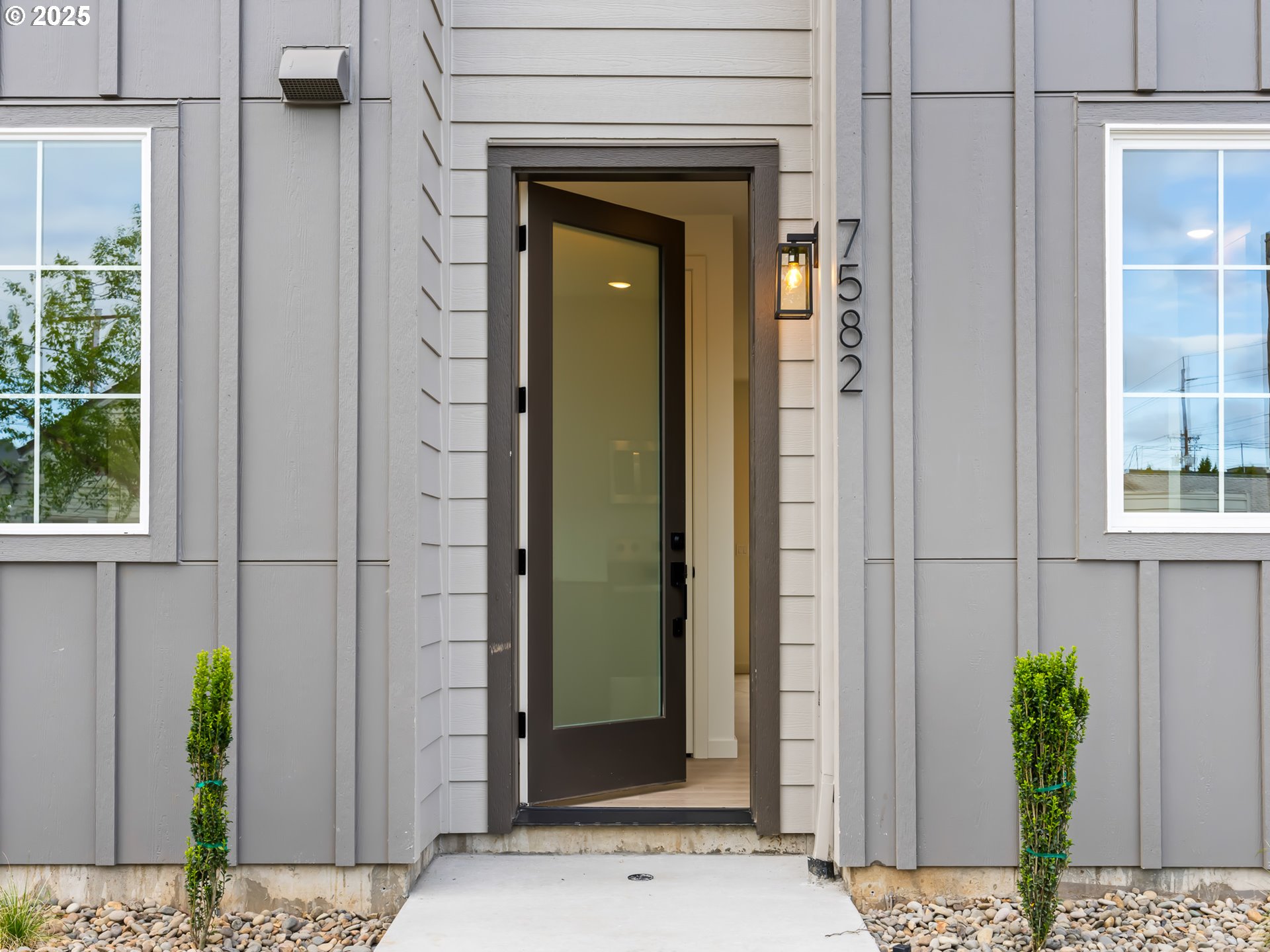 Photo #2: 150064055 Listing 