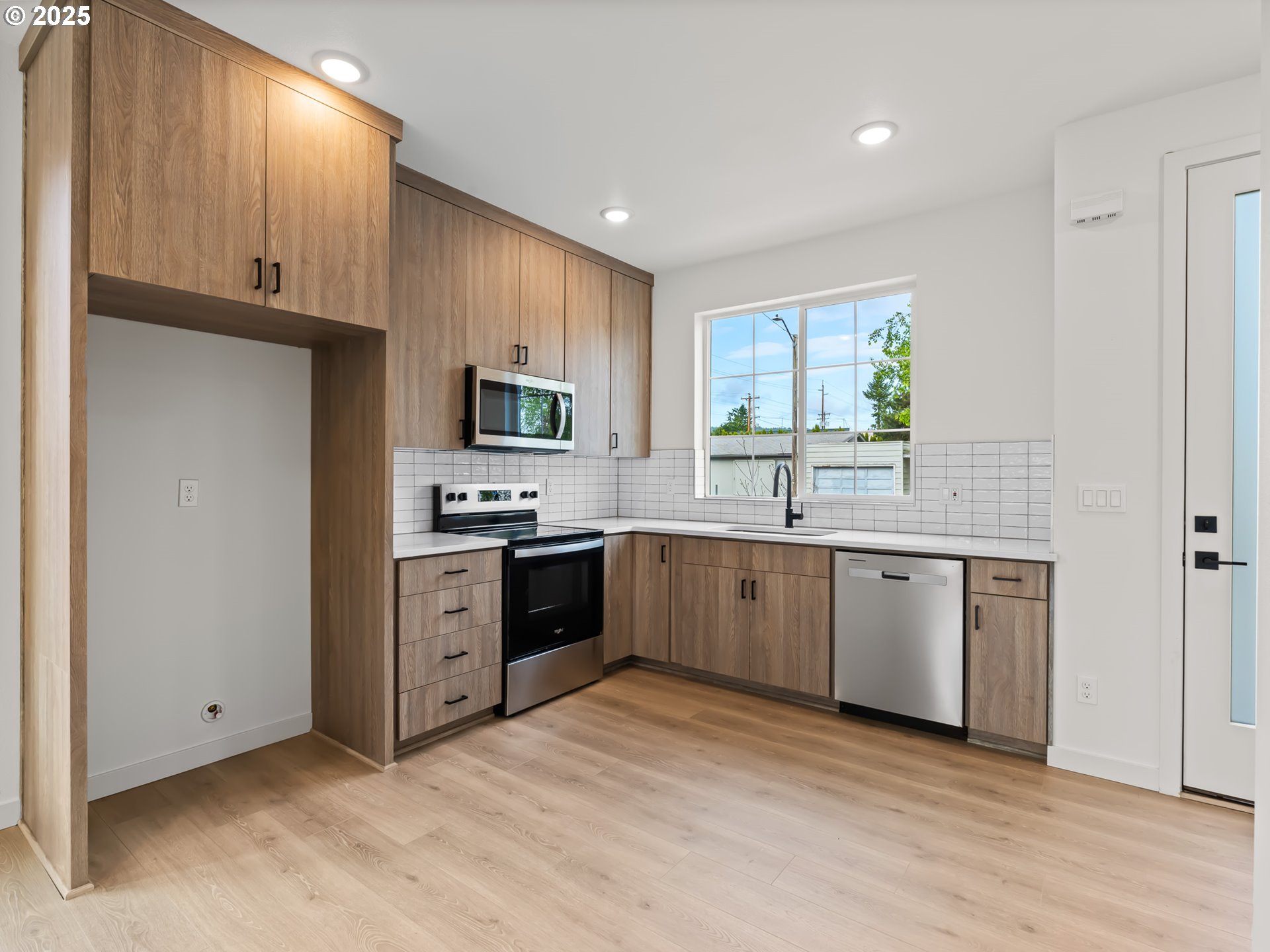 Photo #3: 150064055 Listing 