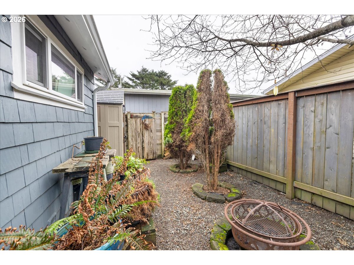 326 HIGHWAY 101, Rockaway Beach, OR, 97136