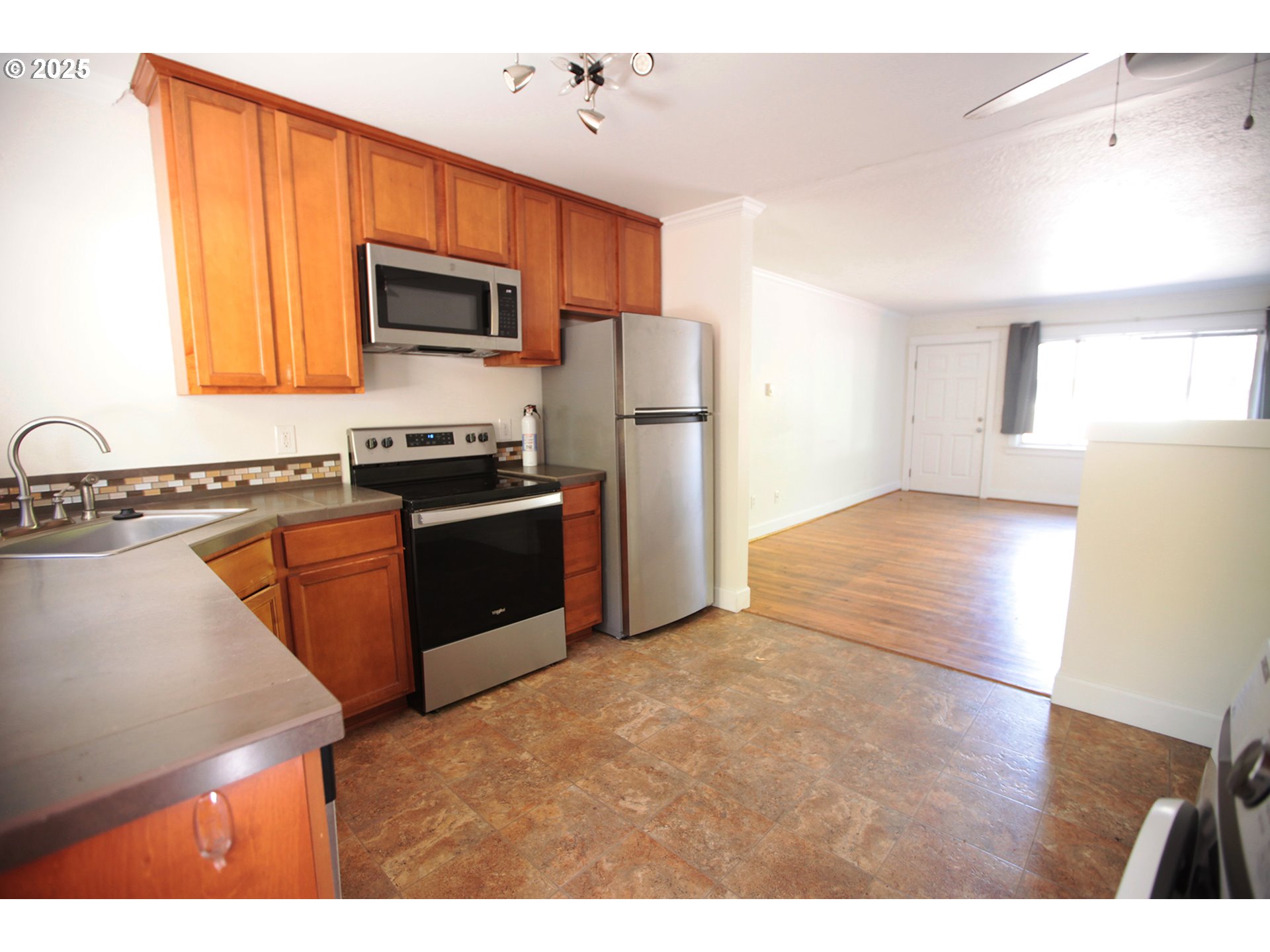 Photo #7: 154642788 Listing: Photo #7