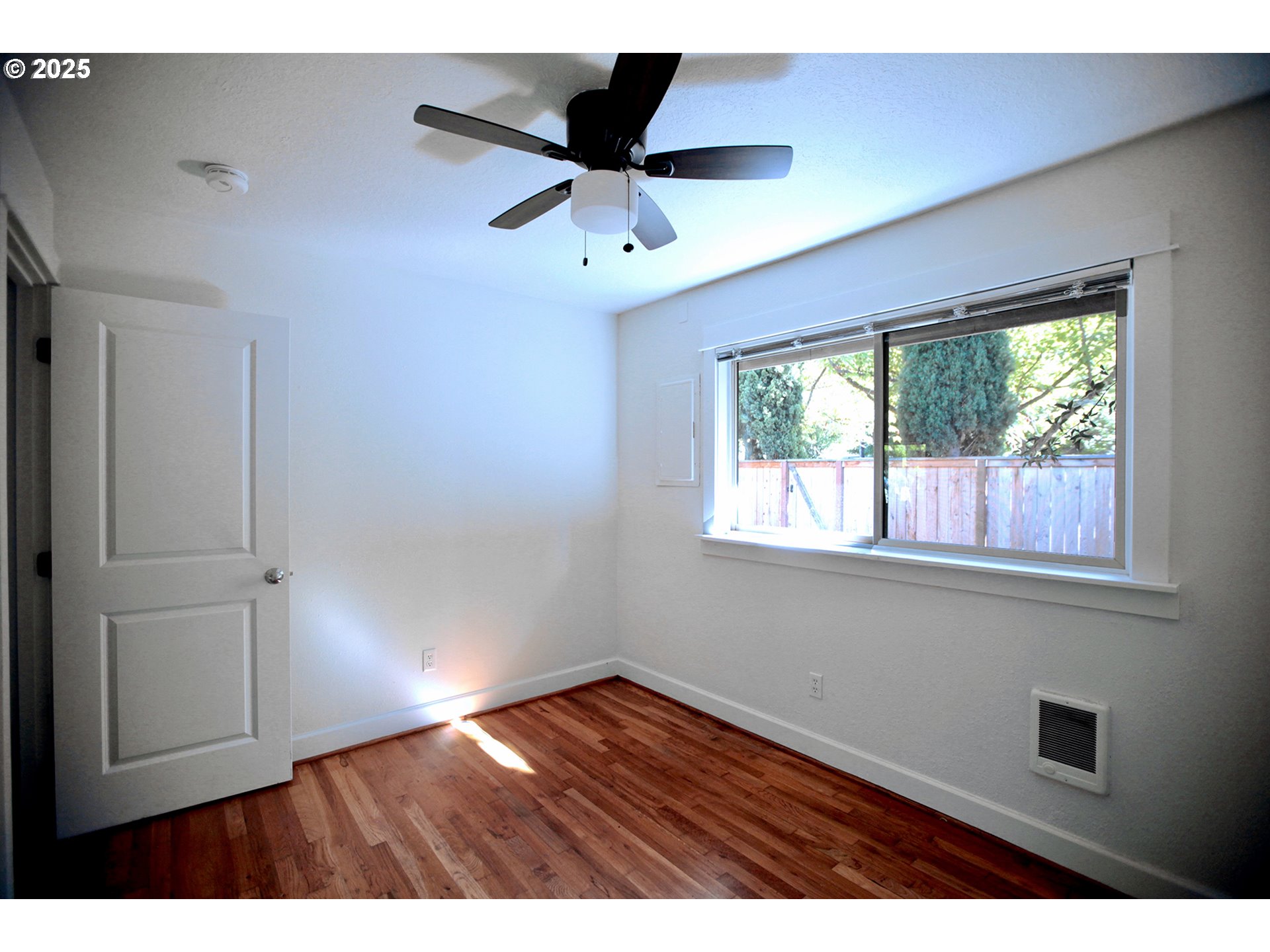 Photo #4: 154642788 Listing 