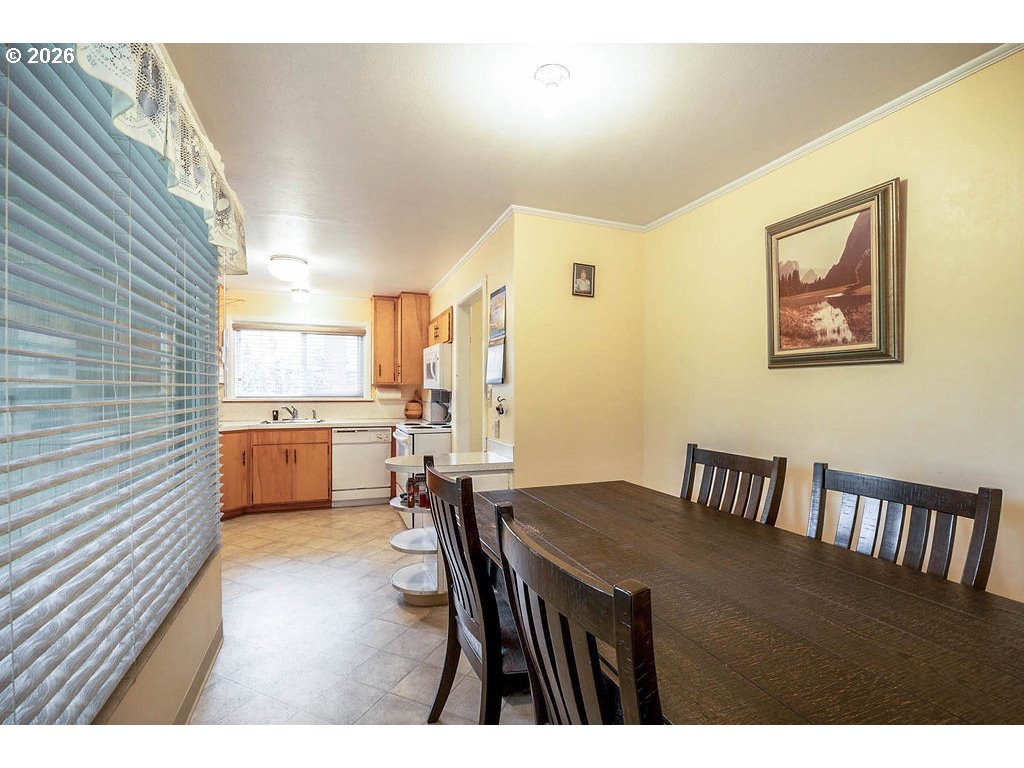 190 HUNSAKER LN, Eugene, OR, 97404