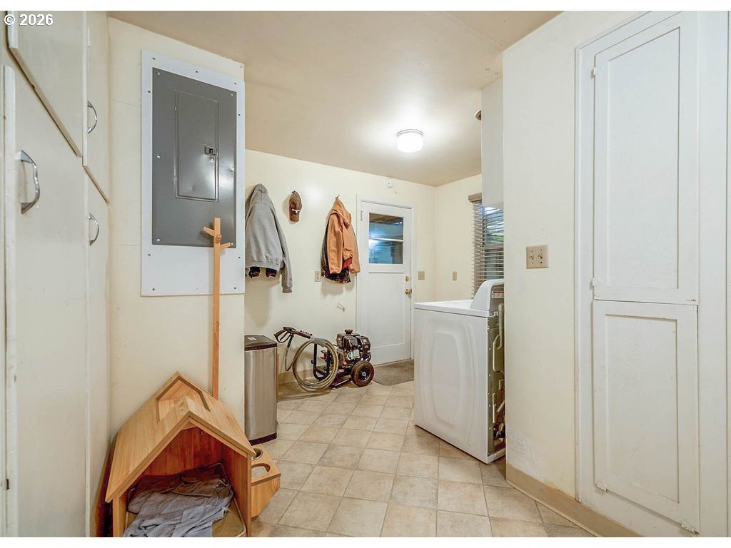 190 HUNSAKER LN, Eugene, OR, 97404