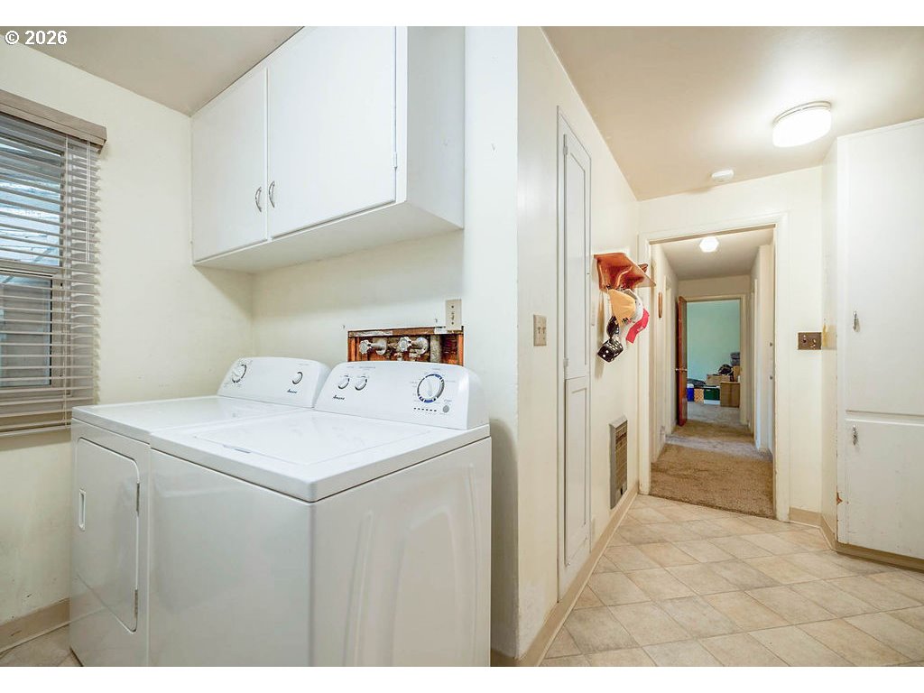 190 HUNSAKER LN, Eugene, OR, 97404