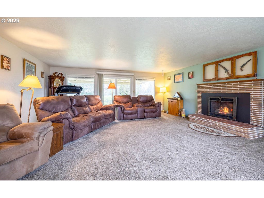 190 HUNSAKER LN, Eugene, OR, 97404