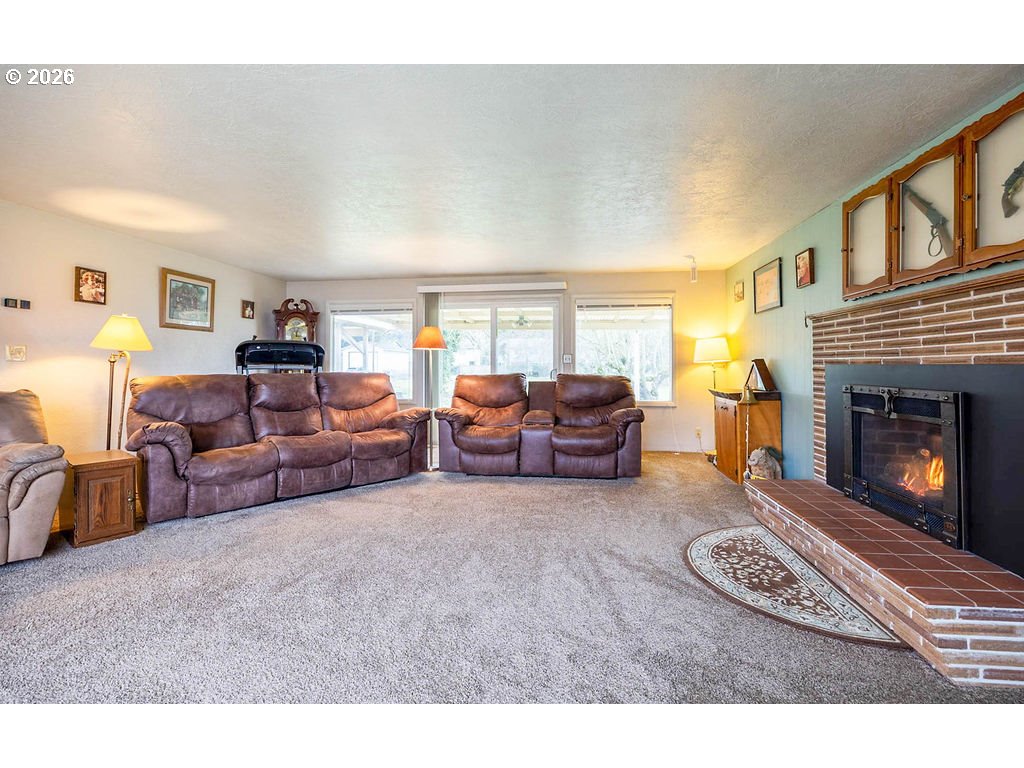 190 HUNSAKER LN, Eugene, OR, 97404